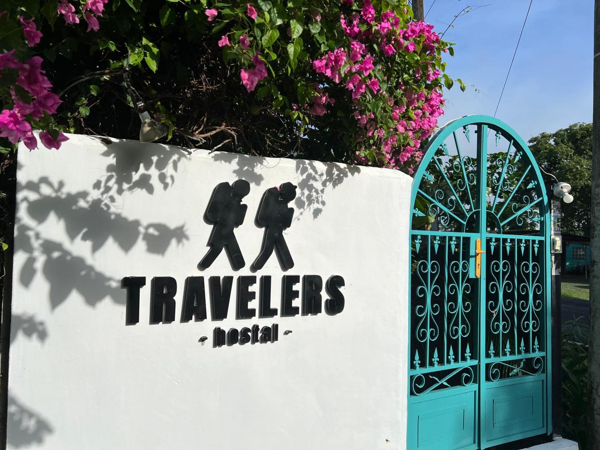 Hostal & Cafe Travelers サンティアゴ エクステリア 写真