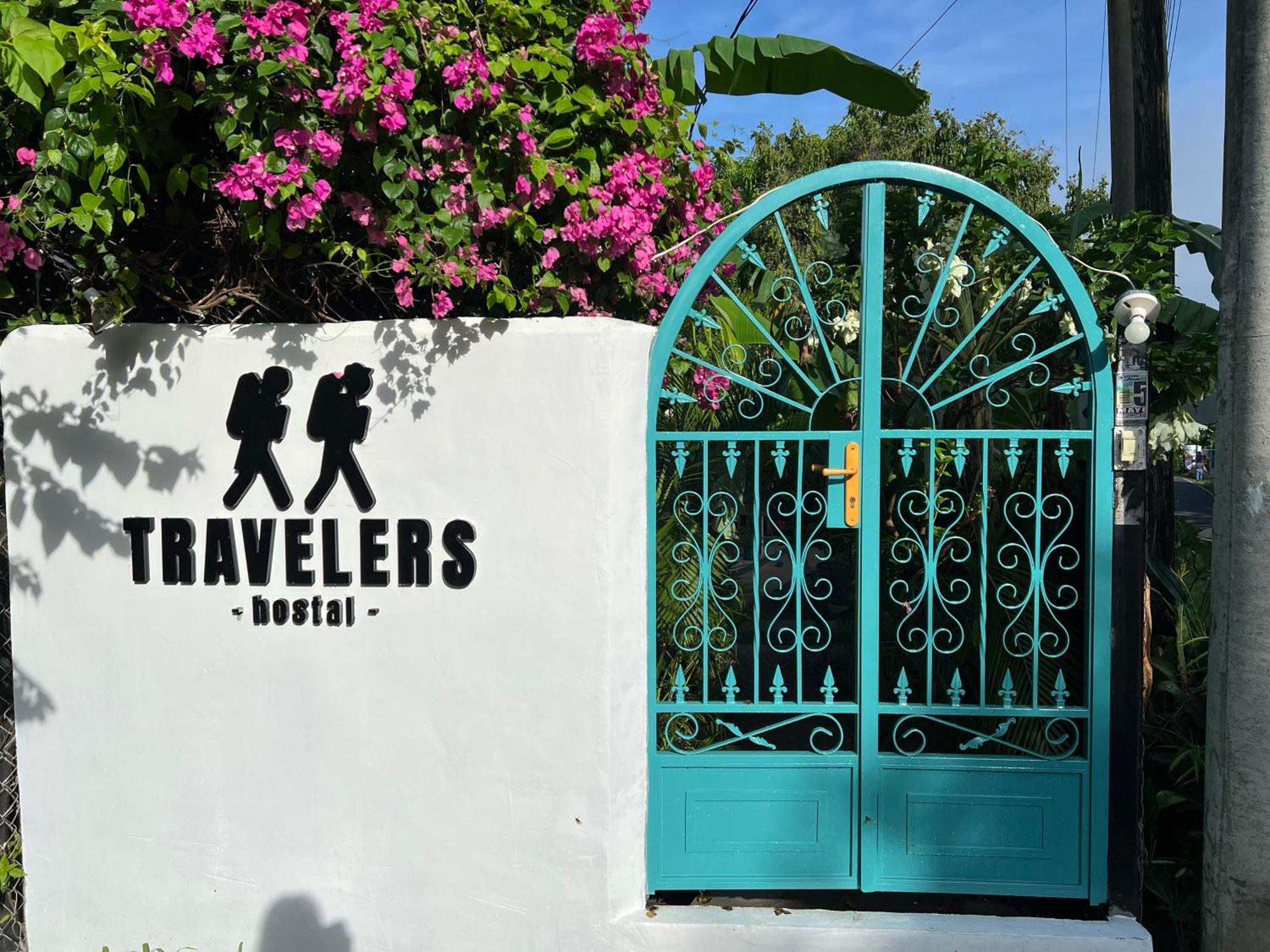 Hostal & Cafe Travelers サンティアゴ エクステリア 写真